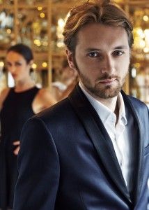 Dating Expert and Confidence Coach