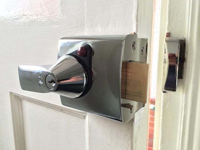 Yale nightlatch