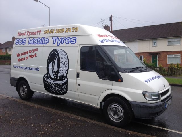 Mobile tyre fitting